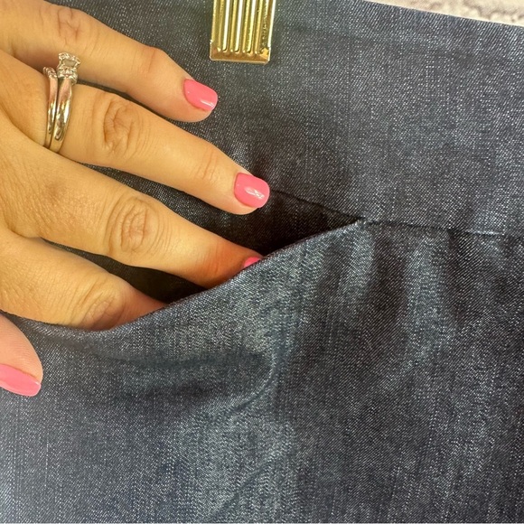 Halogen Blue Pencil Skirt dark wash light weight denim/chambray sz 10 - Picture 2 of 8